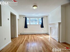 244 Everett St in Boston, MA - Building Photo - Building Photo