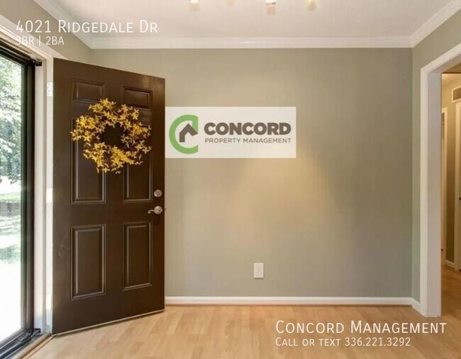 4021 Ridgedale Dr in Greensboro, NC - Foto de edificio - Building Photo