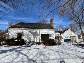 3817 Miller Rd in Kalamazoo, MI - Building Photo