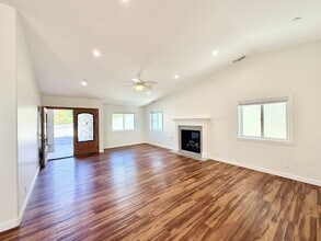 5544 Crestone Ct in Ventura, CA - Building Photo - Building Photo