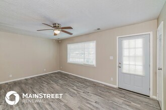 5810 Alanadale Dr in Louisville, KY - Building Photo - Building Photo