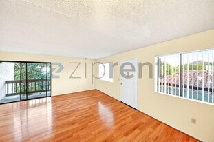 1004 E Garfield Ave in Glendale, CA - Building Photo