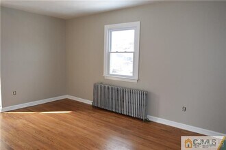 90 Holly St in Woodbridge Township, NJ - Building Photo - Building Photo