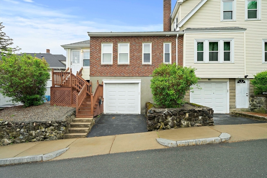 6 Davis Rd in Arlington, MA - Building Photo