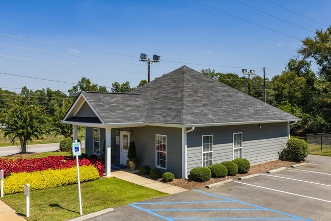 Village West Apartments II in Auburn, AL - Building Photo - Building Photo