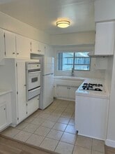 929 Larrabee Apartments in West Hollywood, CA - Foto de edificio - Building Photo