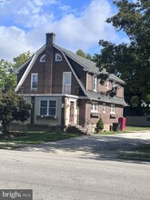 6 Montgomery Ave in Glenside, PA - Foto de edificio - Building Photo