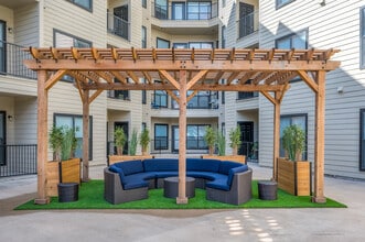 Canal Street Flats in Houston, TX - Building Photo - Building Photo