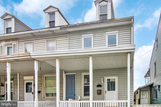 property at 652 N 2nd St