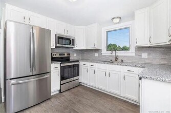 22 Fern St in Rocky Hill, CT - Building Photo - Building Photo