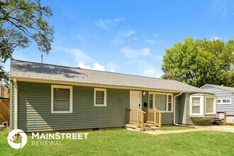 7624 Broadmoor St in Overland Park, KS - Building Photo - Building Photo