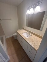 4527-4529 Skyline Blvd in Cape Coral, FL - Building Photo