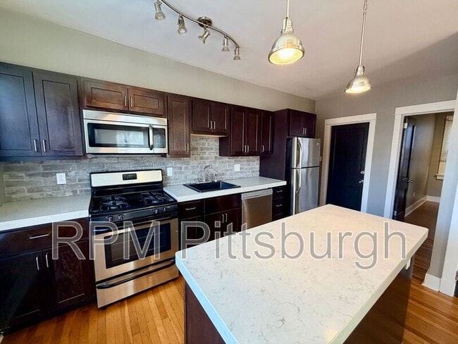 6407 Bartlett St in Pittsburgh, PA - Building Photo - Building Photo