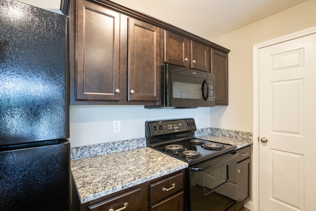 Arbor Place Apartments in New Albany, IN - Building Photo - Interior Photo