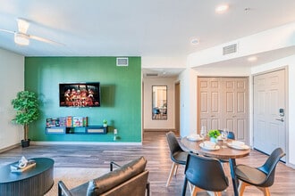 9600 W Georgia Ave in Glendale, AZ - Building Photo - Building Photo