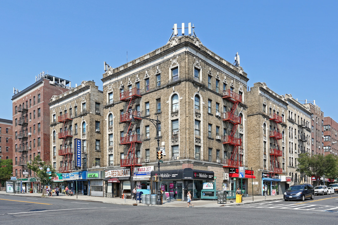 616 W 207th St in New York, NY - Building Photo