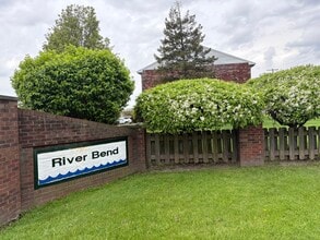 River Bend Apartments in Toledo, OH - Foto de edificio - Building Photo