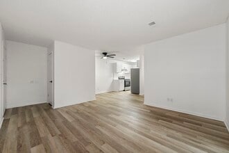 Sterling Glen Apartments in Norcross, GA - Building Photo - Building Photo