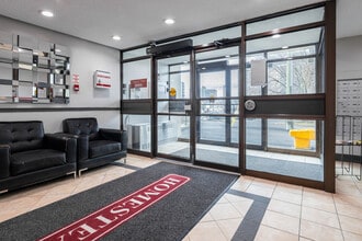 Wentworth Arms in Ottawa, ON - Building Photo - Lobby