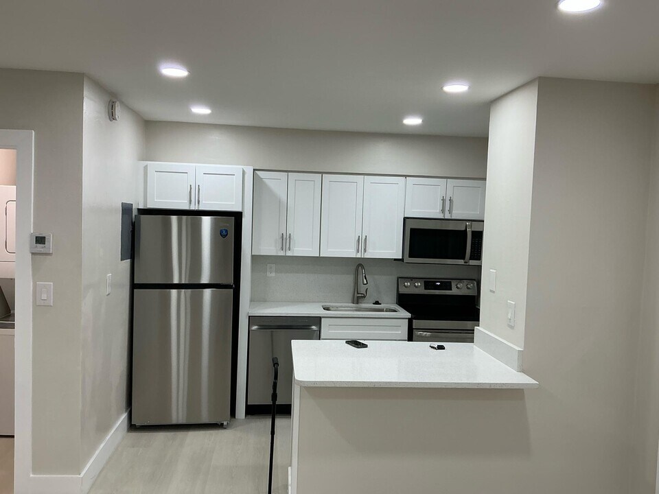 1800 NW 4th Ave in Boca Raton, FL - Building Photo