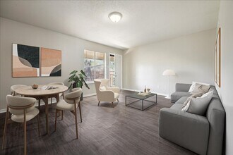 Holmes Pointe in Memphis, TN - Building Photo - Building Photo