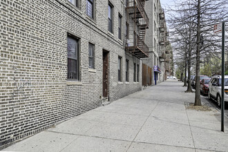 1661 Grand Avenue in New York, NY - Building Photo - Building Photo