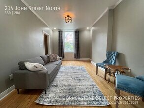 214 John St N in Hamilton, ON - Building Photo - Building Photo