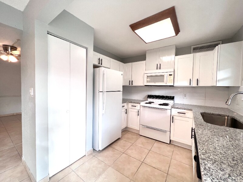 2811 SW Archer Rd, Unit S145 in Gainesville, FL - Building Photo