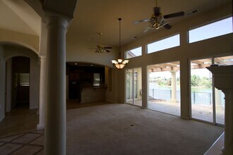 8800 Laguna Dr in Chowchilla, CA - Building Photo - Building Photo