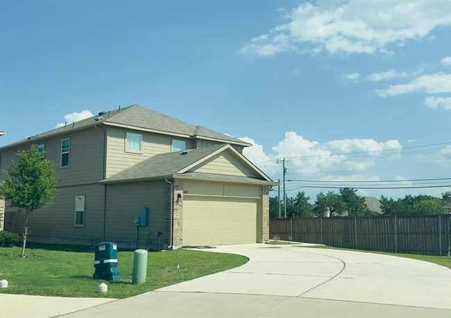 property at 14001 Prasky Trl