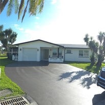 4404 NW 46th Way in Tamarac, FL - Building Photo