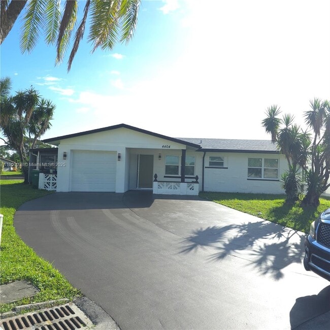 4404 NW 46th Way