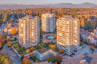 Regency Park Towers in Abbotsford, BC - Building Photo - Building Photo