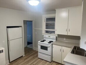 326 E Savidge St in Spring Lake, MI - Building Photo - Building Photo