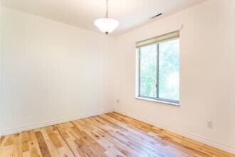311 W Highland Rd in Howell, MI - Building Photo - Building Photo
