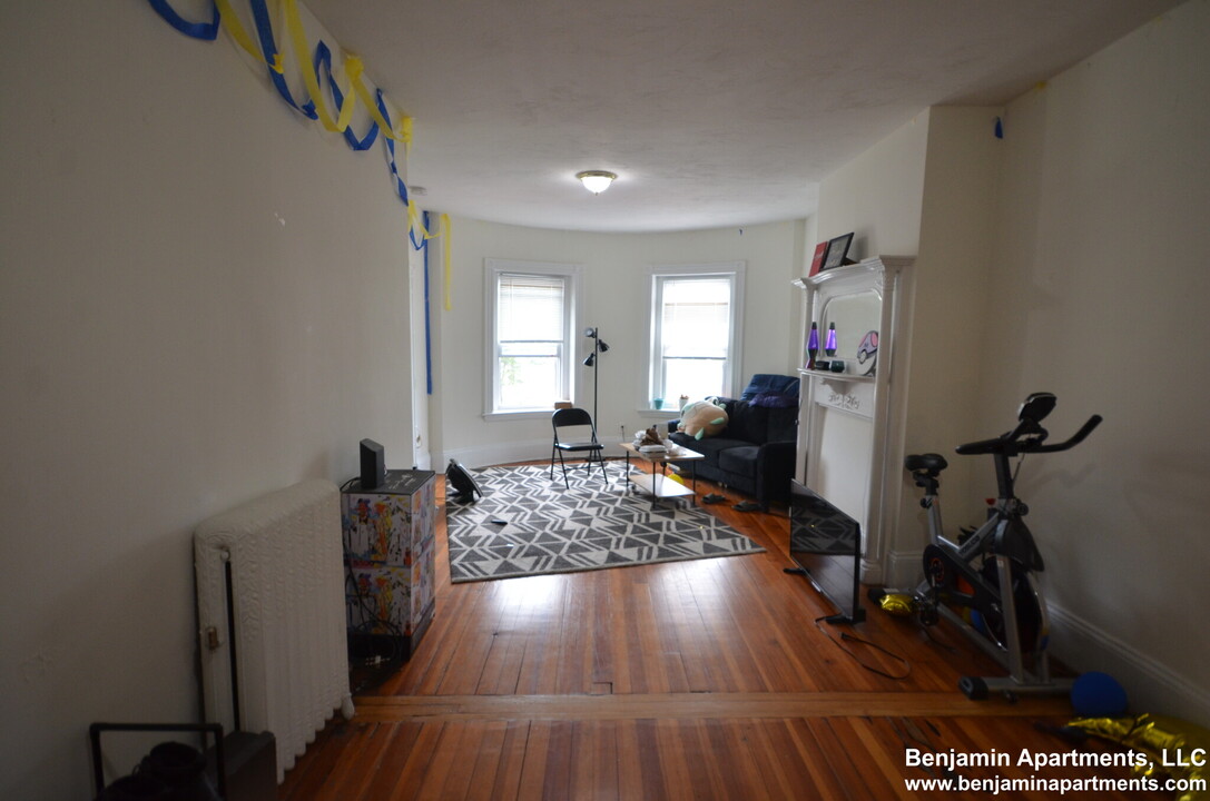91 Brighton Ave, Unit 3 in Boston, MA - Building Photo