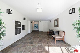 1842 Greenfield Ave in Los Angeles, CA - Building Photo - Building Photo