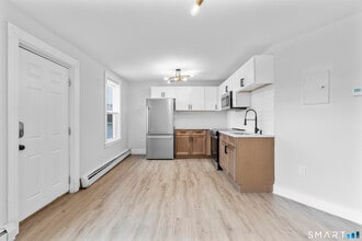 30 Anthony St in Griswold, CT - Foto de edificio - Building Photo