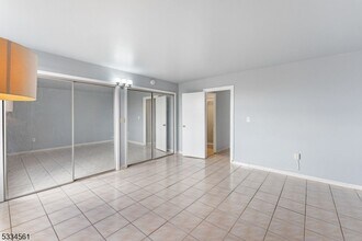 704-712 N Broad St, Unit 8E in Elizabeth, NJ - Building Photo - Building Photo