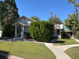2912 Sunset Ave in Bakersfield, CA - Building Photo