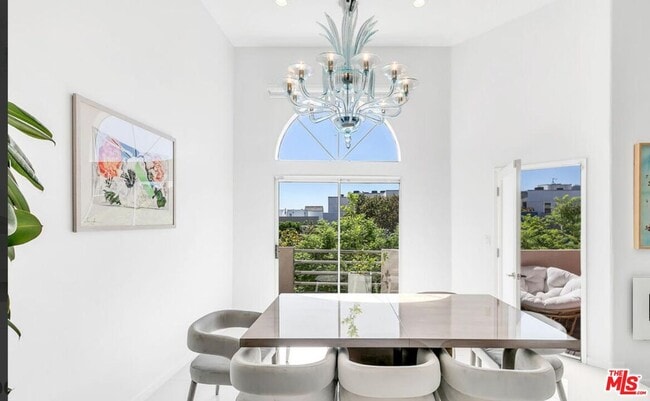 840 Croft Ave in West Hollywood, CA - Building Photo - Building Photo
