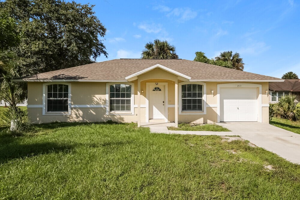 2831 2nd Ave SE in Naples, FL - Building Photo