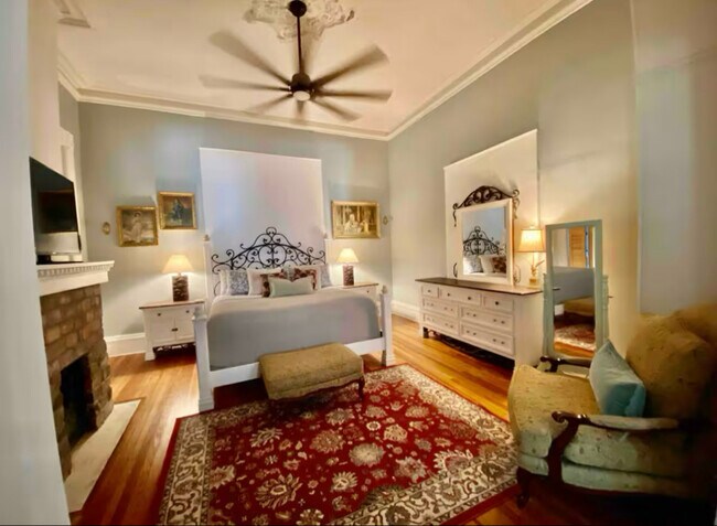 123 W Gwinnett St in Savannah, GA - Building Photo - Building Photo