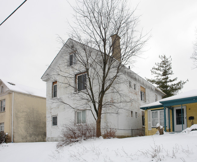 1575 Sullivant Ave in Columbus, OH - Foto de edificio - Building Photo