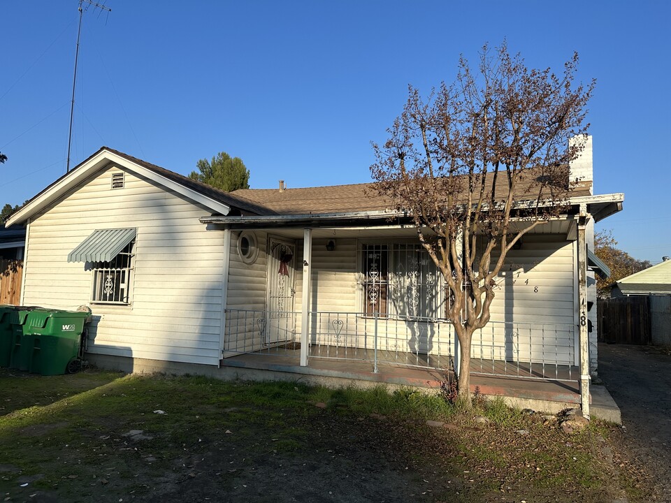 1748 West Ln in Stockton, CA - Building Photo