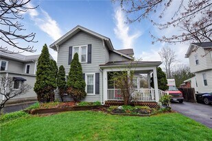 450 S Main St in Canandaigua, NY - Building Photo