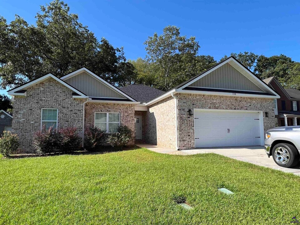 118 Limestone Trail in Warner Robins, GA - Building Photo