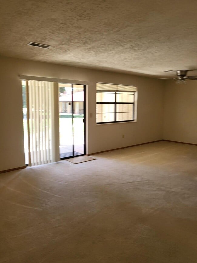 819 Country Club Dr SE in Rio Rancho, NM - Building Photo - Building Photo