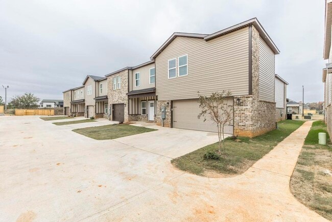 316 Beau Claire Cir in Byron, GA - Building Photo - Building Photo