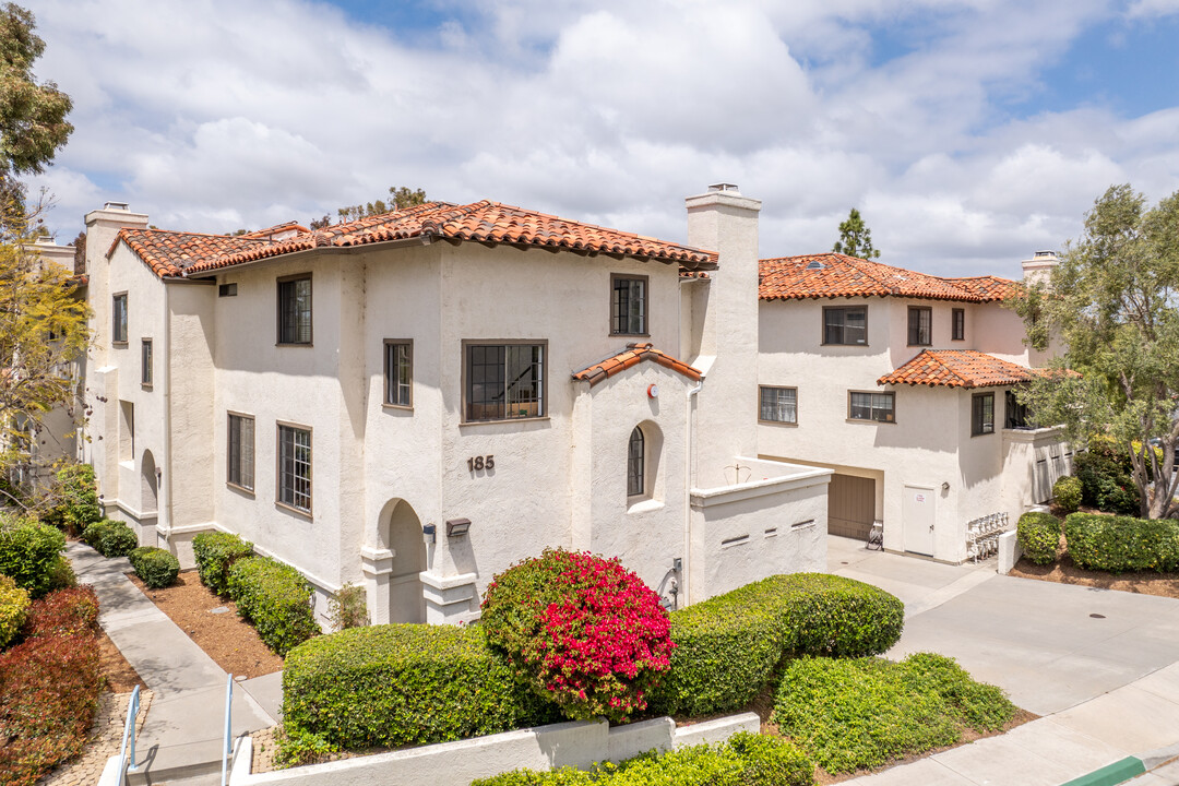 Mission Point Townhomes in Oceanside, CA - Building Photo